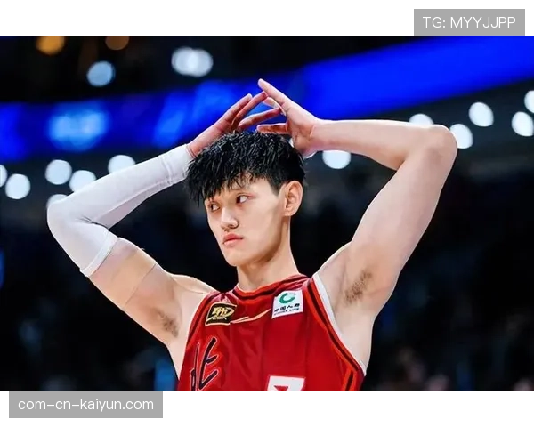 曾凡博膝部积水持续缺阵 球队谨慎对待年轻核心伤病